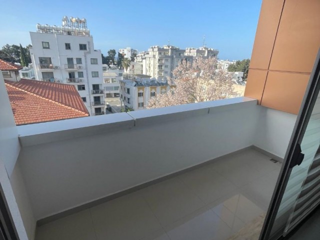 2+1 WOHNUNG ZU VERMIETEN IM KYRENIA CENTER