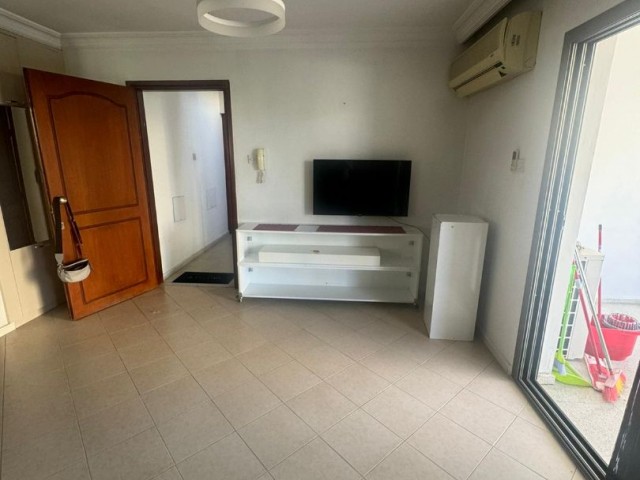 2+1 WOHNUNG ZU VERMIETEN IM KYRENIA CENTER