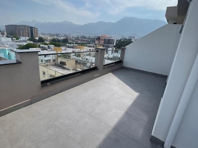 GİRNE KARAKUM DA LÜKS DİZAYN EDİLMİŞ 1+1 PENTHOUSE DAİRE