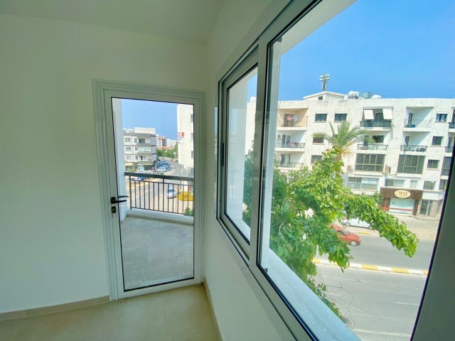 OFFICE FOR RENT WITH COMMERCIAL PERMIT ON THE STREET IN GIRNE CENTER