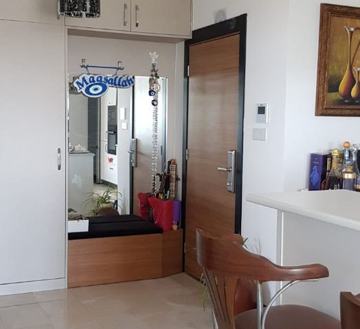 PENTHOUSE-WOHNUNG MIT MEERBLICK ZU VERMIETEN IM KYRENIA CENTER