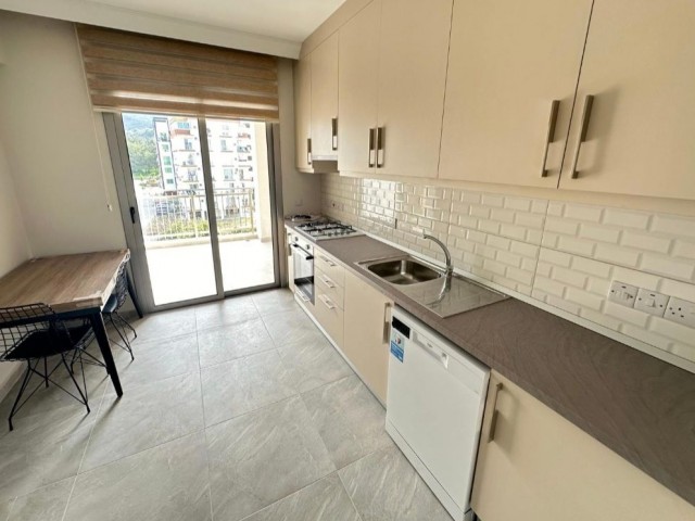 GİRNE MERKEZ DE LÜKS 2+1 EŞYALI DAİRE