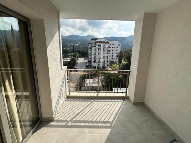 GİRNE MERKEZ DE LÜKS 2+1 EŞYALI DAİRE