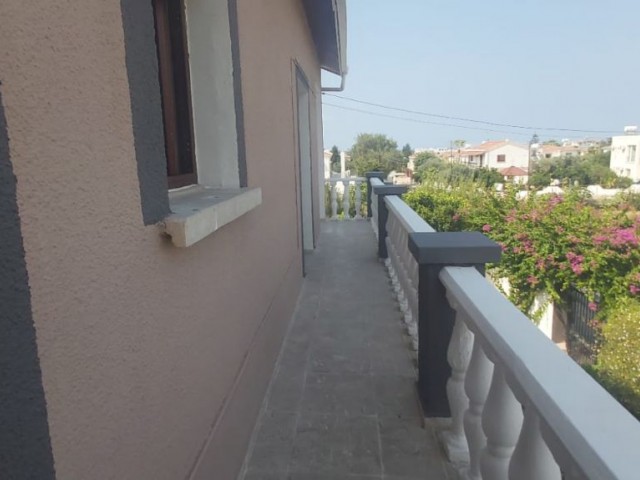 GİRNE MERKEZ DE BELLAPAİS ÇEMBERİ YAKININDA EŞYALI KİRALIK  DAİRE