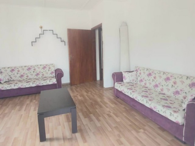 GİRNE MERKEZ DE BELLAPAİS ÇEMBERİ YAKININDA EŞYALI KİRALIK  DAİRE