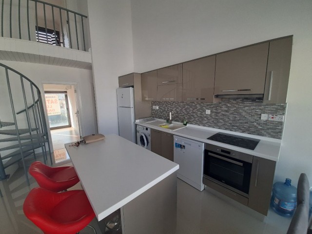 Zu verkaufen 2+1 LUKS DAIRE 115m2 im Zentrum von GIRNE ** 