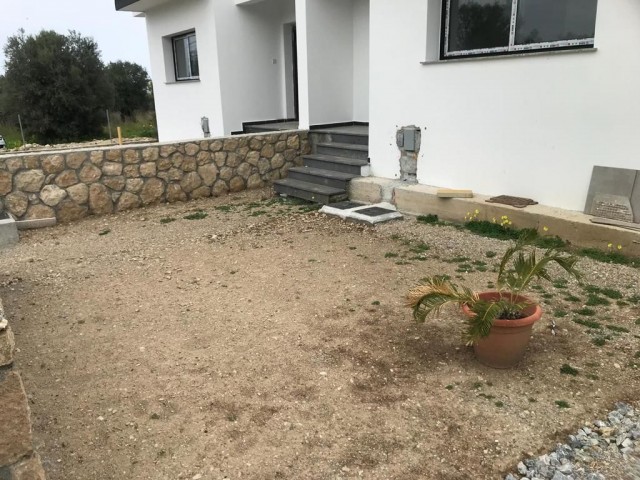 ÇATALKOY DE SATILIK YENI IKIZ VILLA  BAHCELI