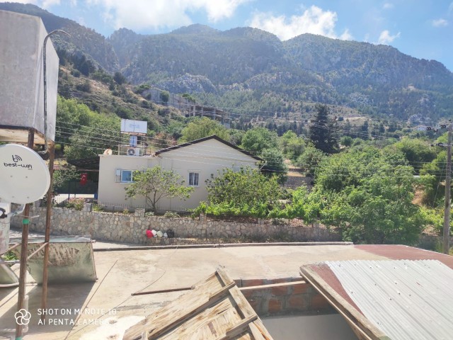 Kyrenia - mustekil house for sale in Lapta 3/2 ** 