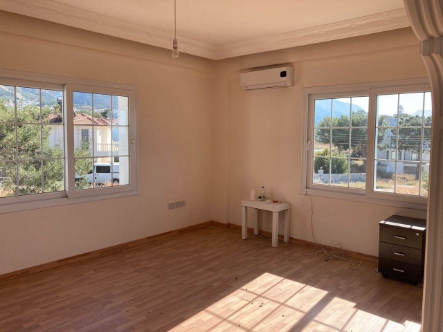 Villa e for rent in Kyrenia Catalkoyde;old 6/2 ** 