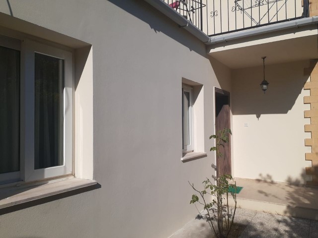 LAPTA SATILIK 3+1 VILLA ÖZEL HAVUZLU DENIZE 100m2 