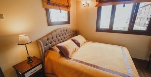 Otel Girne Liman merkezde. stok, mevcut. 1 gün 65 euro. 2 gün 120 euro 