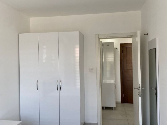 350 GBP WOHNUNG ZU VERMIETEN IM ZENTRUM VON KYRENIA ** 