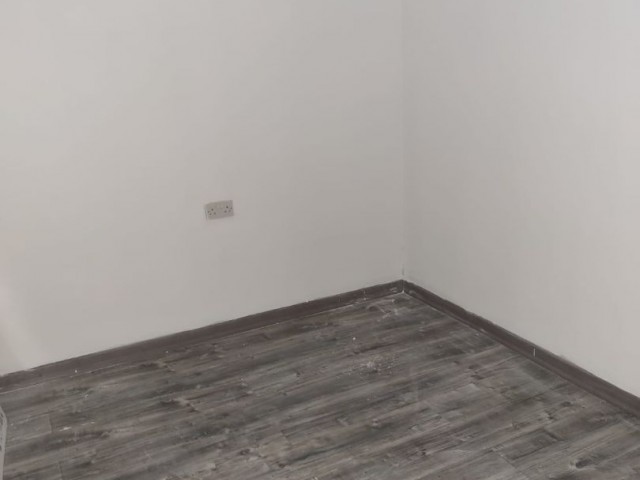 GIRNE karakum bolgesinde KIRALIK 3+1 dukkan duplex esyasiz,