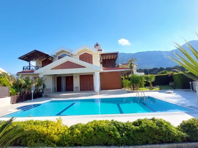 Zu verkaufen villa in Kyrenia - Lapta 4 + 1 ** 