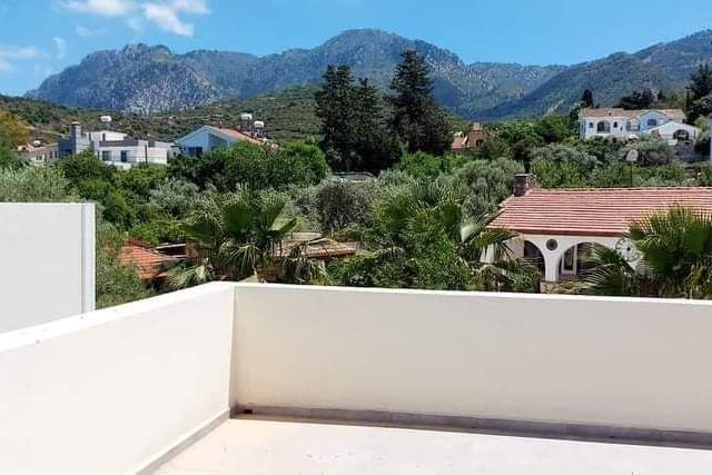 Villa zu verkaufen in Kyrenia-Alsancak 3 + 1 ** 