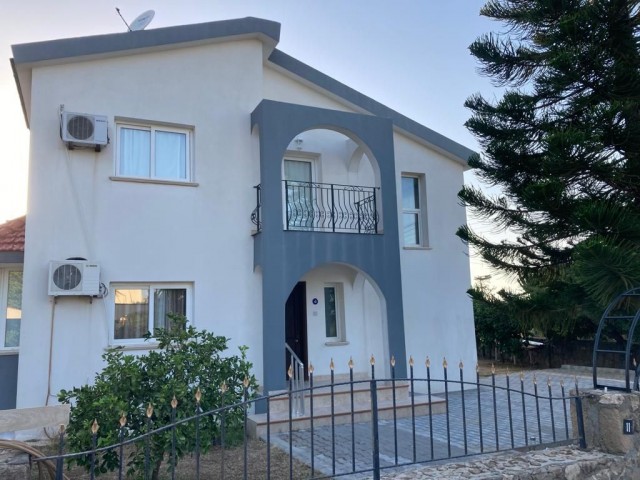 Girne -Karsiyka kiralik gunluk villa 4+1.