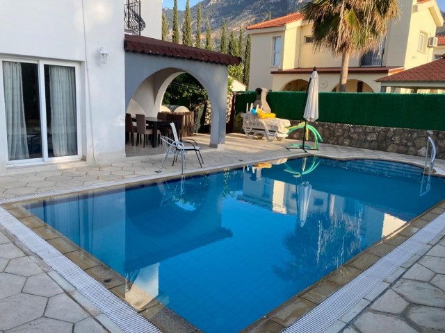 Kyrenia -Karsiyka holiday villa for rent 3+1. ** 