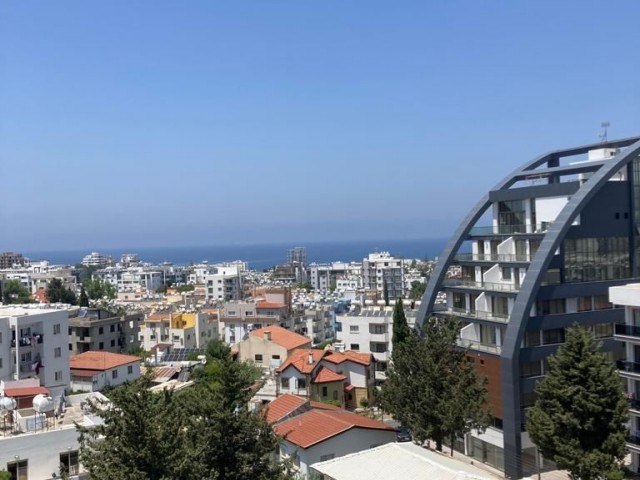 Entering-the apartment for sale in the center is 3+1 unfurnished.there is parking on the 7th floor, with sea views., With an elevator . 95m2. ** 