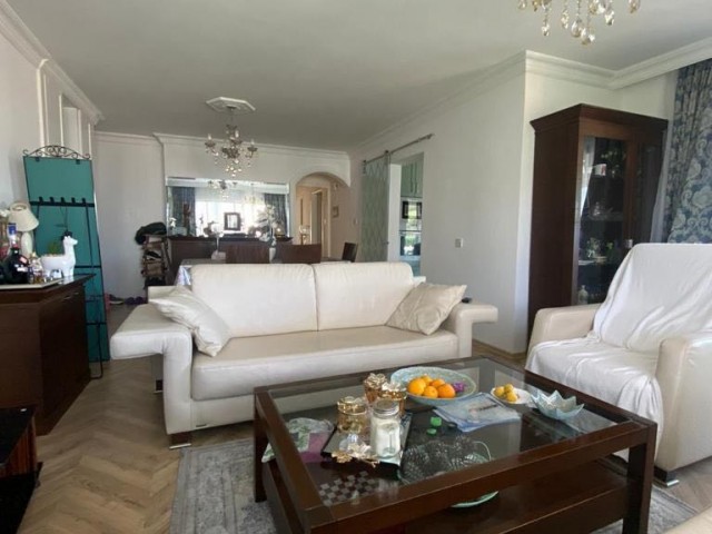 3 bedroom flat for sale in Kyrenia city centre 