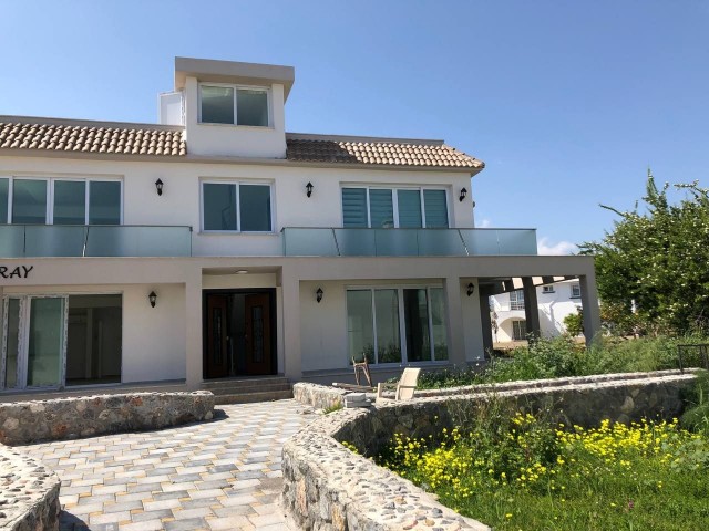 2 + 1 GRAD LLOGARA FLATS IN ALSANGAK NEAR THE BEACH ** 