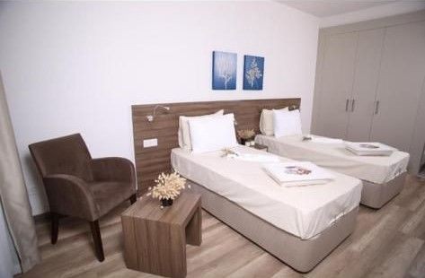 Kyrenia - there are 2 1÷1 apartments for rent in the center. On the second floor and on the third floor. ** 