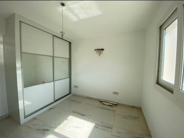 Kyrenia-Alsancak, apartment for sale 3+1 . ** 