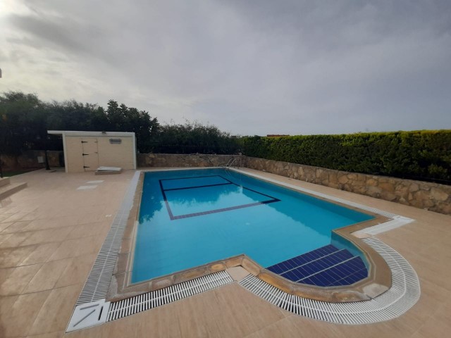 GIRNE- LAPTA, KIRALIK LUX VILLA 4+1. ** 