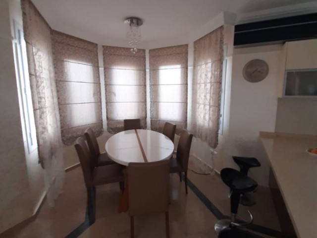 GIRNE- LAPTA, KIRALIK LUX VILLA 4+1. ** 