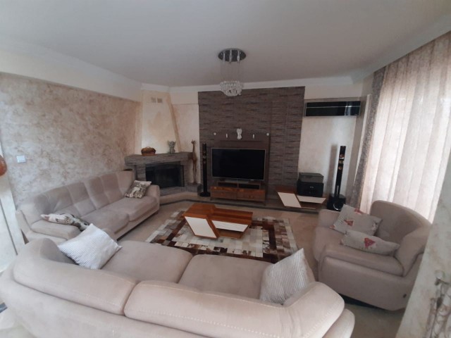 GIRNE- LAPTA, KIRALIK LUX VILLA 4+1. ** 