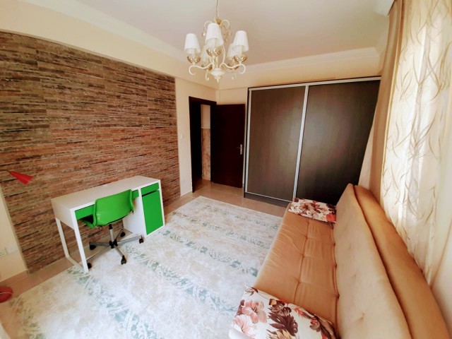 GIRNE- LAPTA, KIRALIK LUX VILLA 4+1. ** 