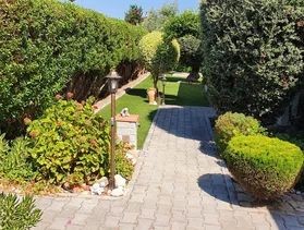 Girne-LAPTA Satilik villa 3+1, esyali, Havuzlu