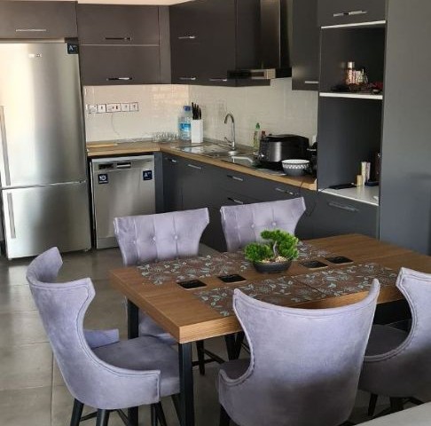 KYRENIA - Upper Kyrenia, 2+1 flat for sale in Barış Park.