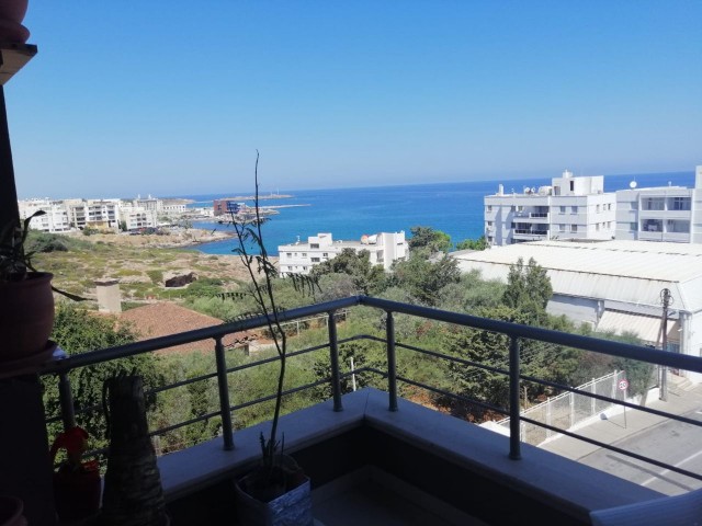 Kyrenia - Center 3+1, 160 m2, sea view.