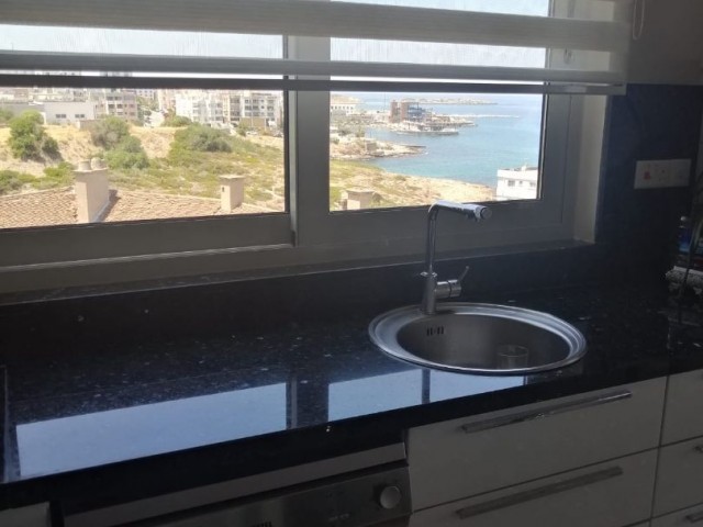 Kyrenia - Center 3+1, 160 m2, sea view.