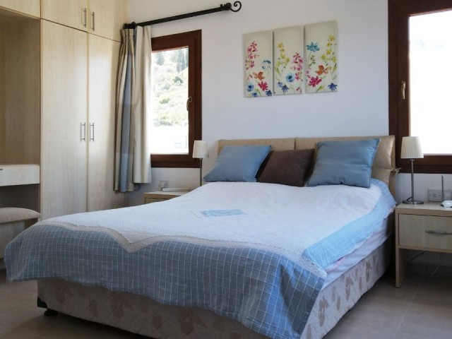 3+1 Villa zu verkaufen in Kyrenia-Karmi Zentrum .  ** 