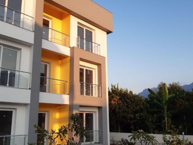 Girne - Alsancak, satılık 3+1 daire, 130 m2, yeni ev  Acilen