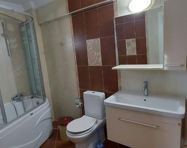 GIRNE - LAPTA. Villa zu verkaufen 4+1.  ** 