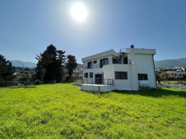 4+1 Villa zum Verkauf in der Region Alsancak