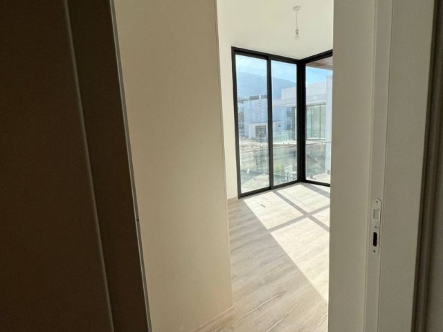 Luxus-Wohnung zu verkaufen in Kyrenia - Alsancak 2+1, 95m2, neue Anlage mit Schwimmbad