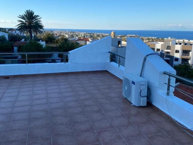 2+1 Penthouse zu verkaufen in Kyrenia - Lapta. 