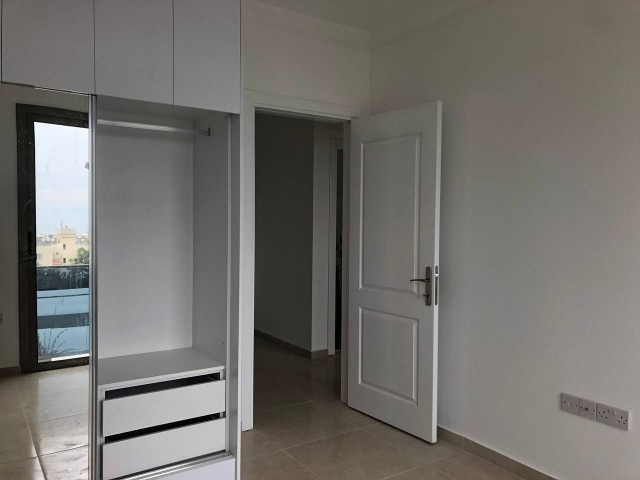 Kyrenia - Alsancak, 2+1 Wohnung zu verkaufen in neuer Anlage mit Bergblick. 