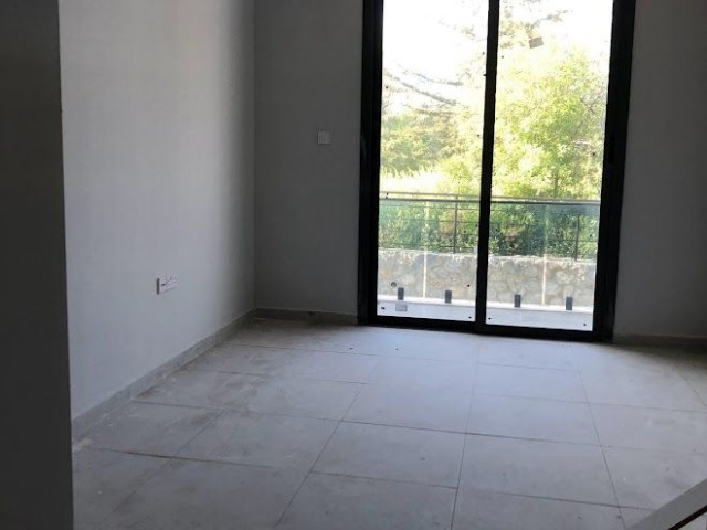 Girne - Alsancak, satılık yeni daireler, dubleks 2+1, 3+1, 4+1 Yeraltı otoparkına sahip yeni ve modern bir komplekste, taksitler 6 aydır.