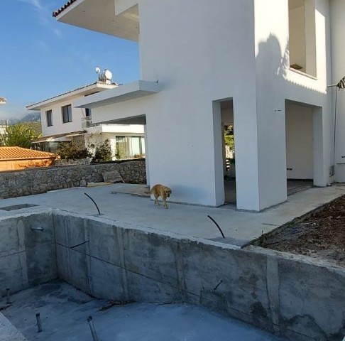 Kyrenia-Alsancak, 3+1 Luxusvilla zu verkaufen