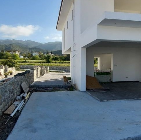 Kyrenia-Alsancak, 3+1 luxury villa for sale