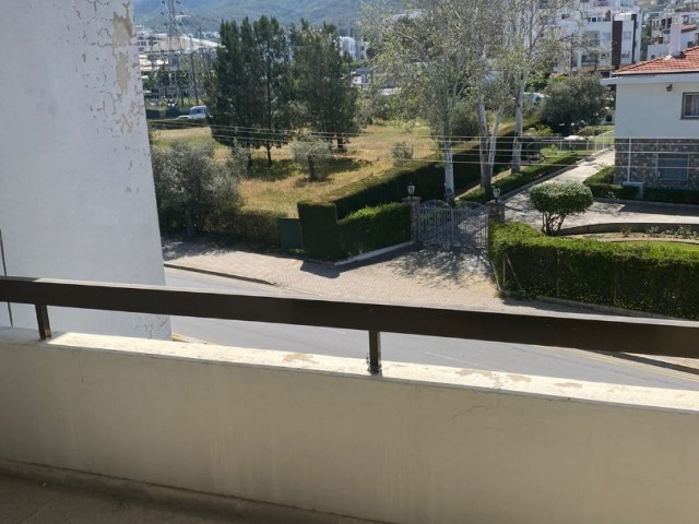 Kyrenia merkez apartment for rent 3+1 