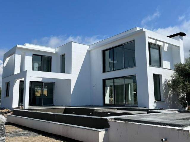 4+1 Luxusvilla zu verkaufen in Kyrenia Zentrum