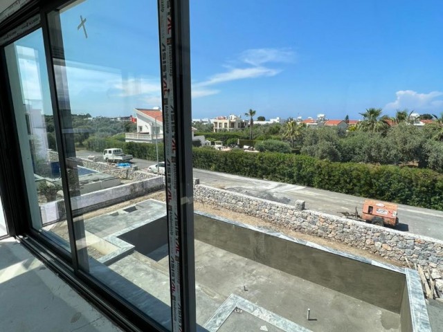 Girne merkezde satılık 4+1 lux villa