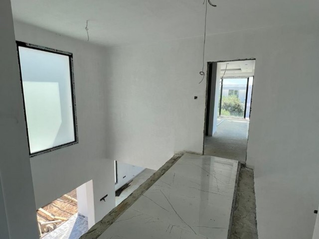 Girne merkezde satılık 4+1 lux villa