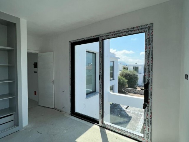 Girne merkezde satılık 4+1 lux villa