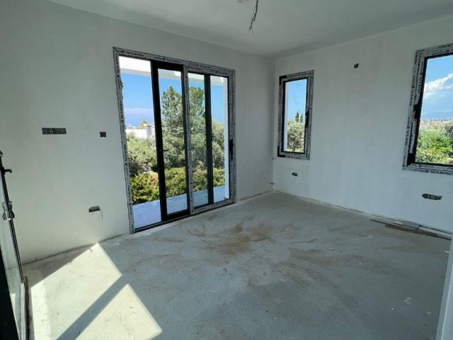 Girne merkezde satılık 4+1 lux villa